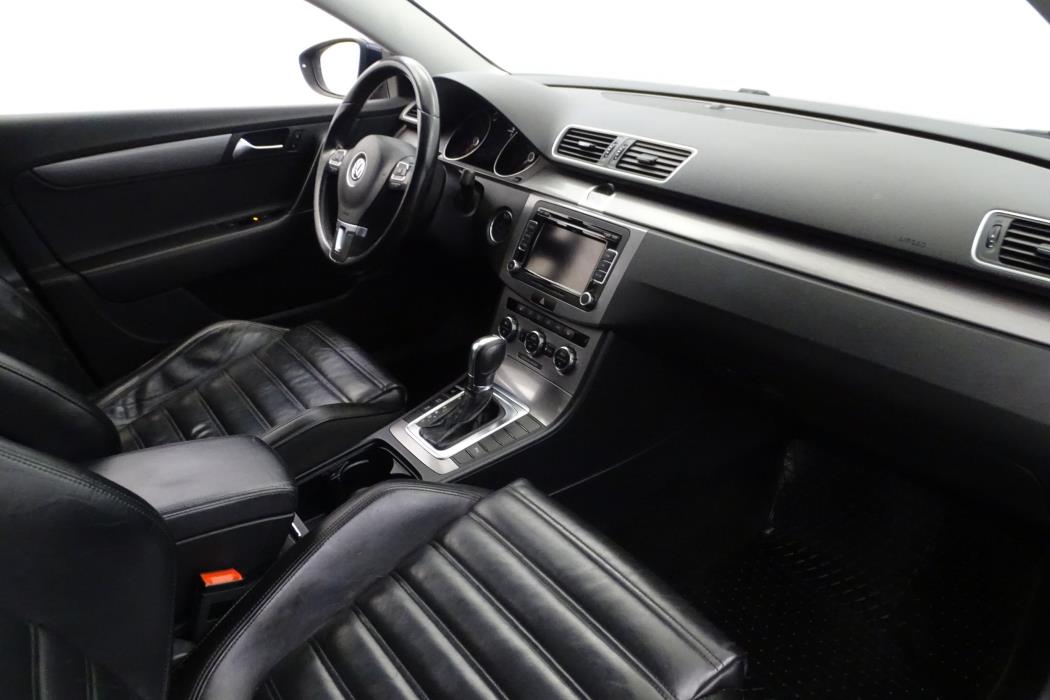 Volkswagen Passat 2011