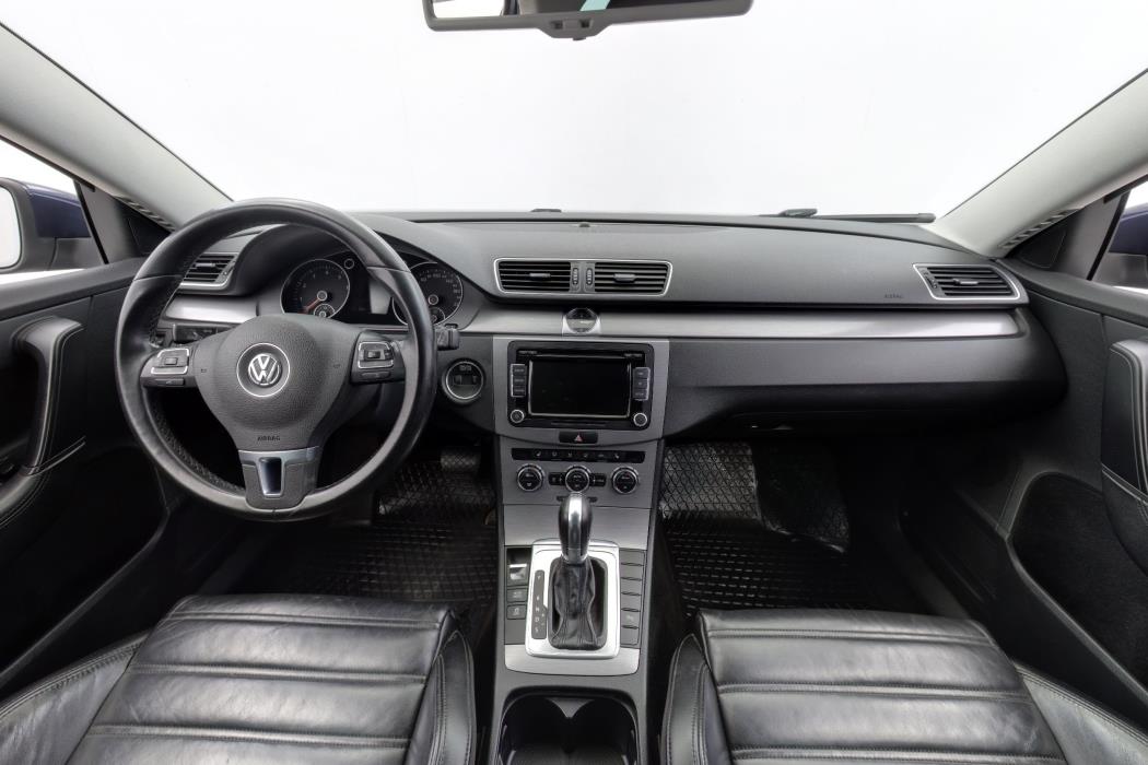 Volkswagen Passat 2011