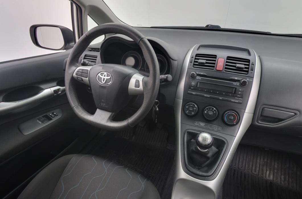 Toyota Auris 2012