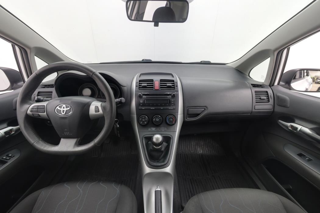 Toyota Auris 2012