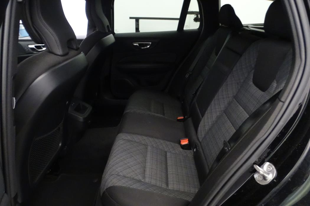 Volvo V60 Cross Country 2023