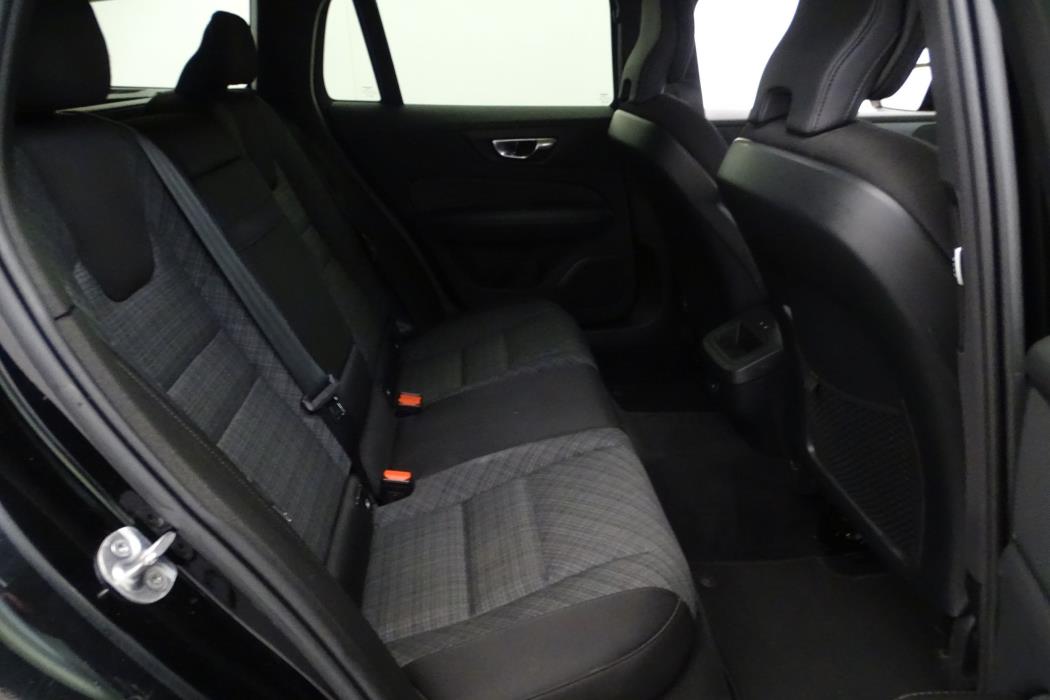 Volvo V60 Cross Country 2023