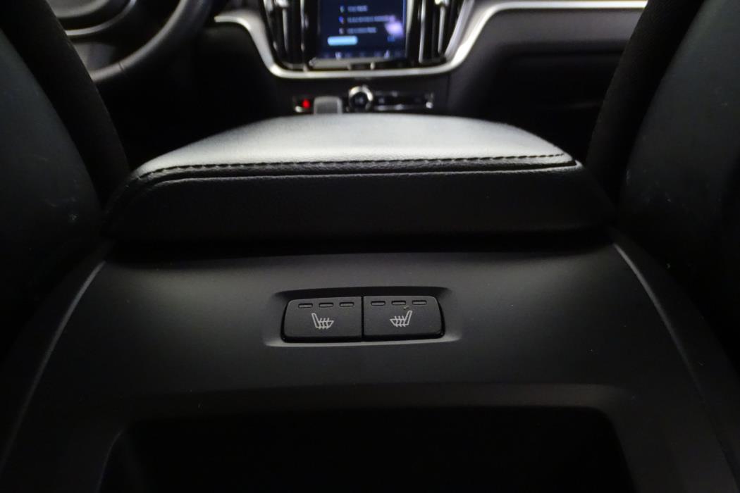 Volvo V60 Cross Country 2023