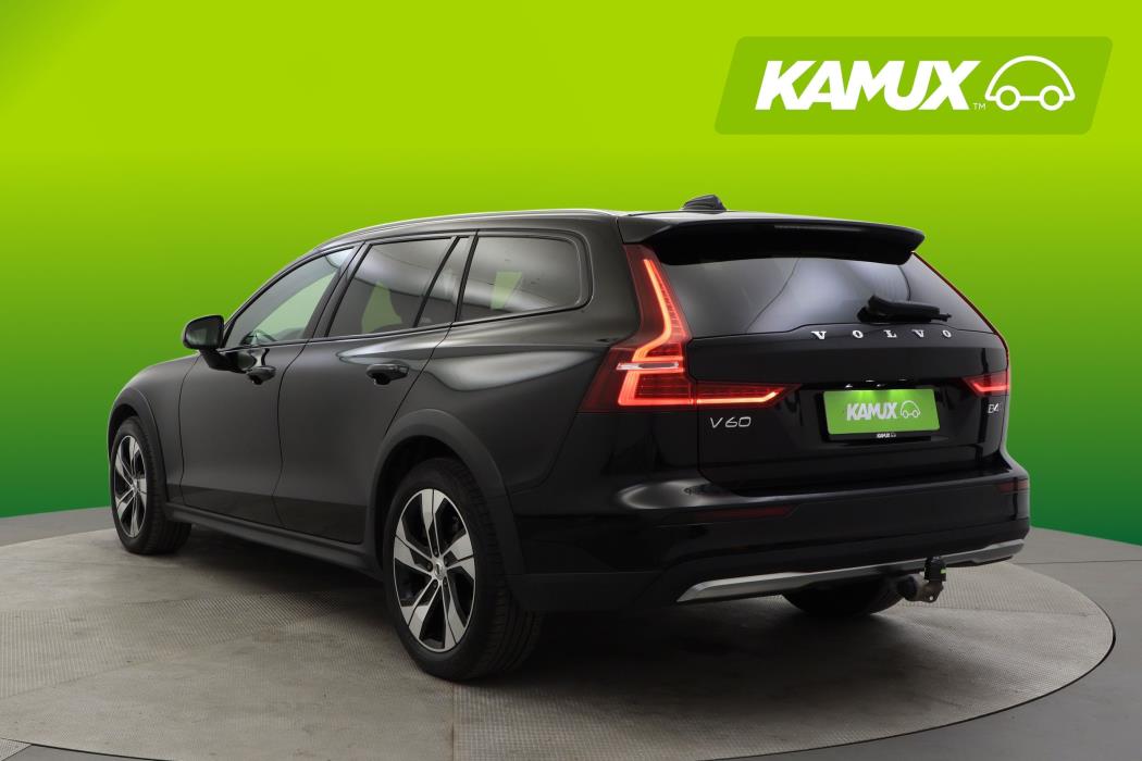 Volvo V60 Cross Country 2023