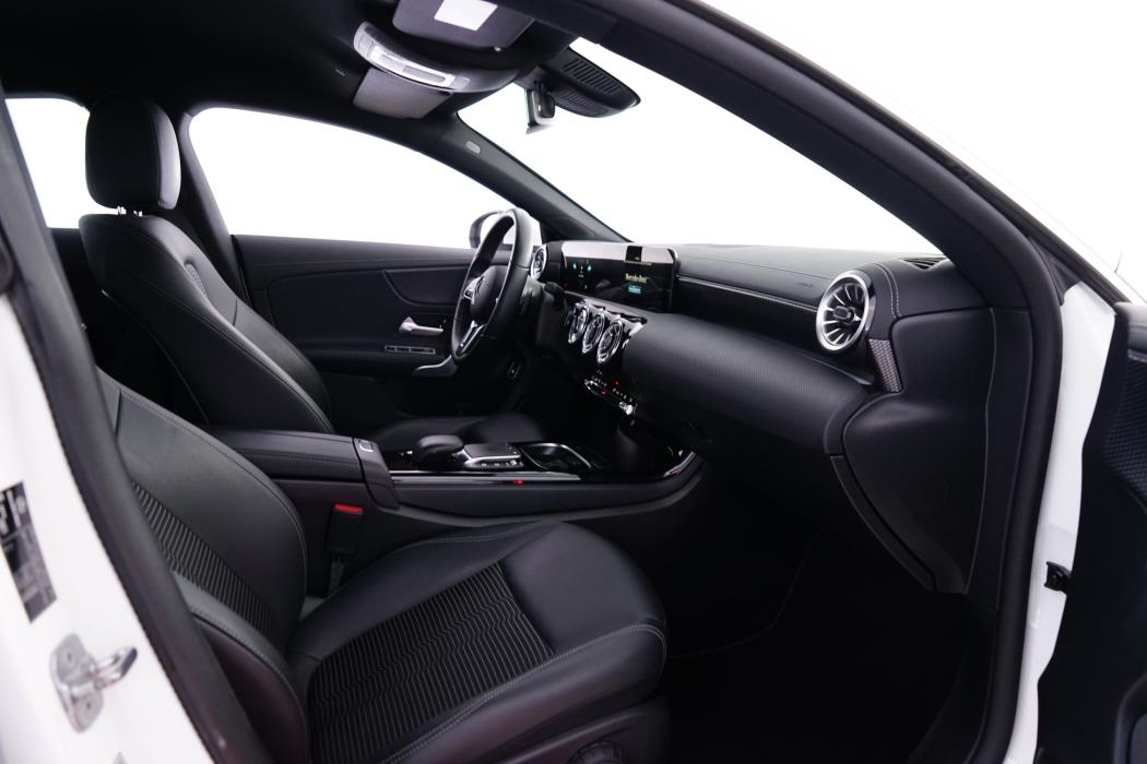 Mercedes-Benz CLA 2023