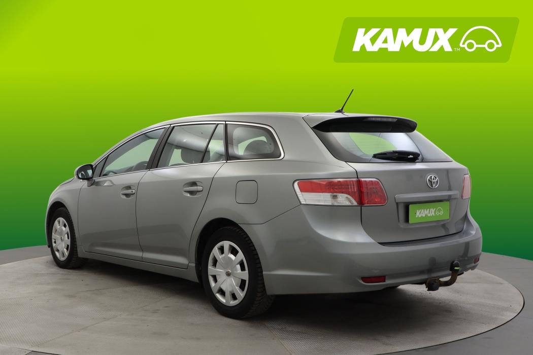 Toyota Avensis 2010