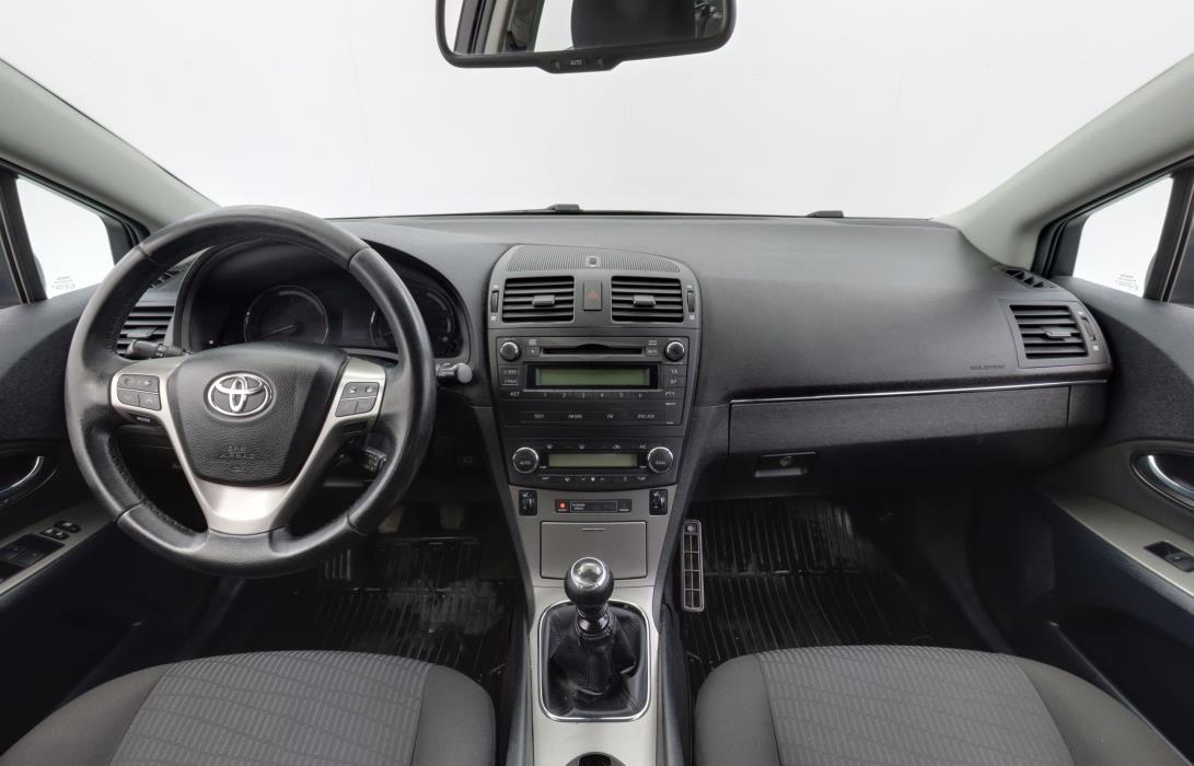 Toyota Avensis 2010