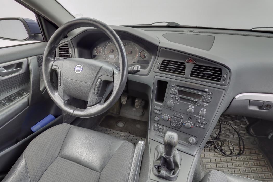 Volvo V70 2004