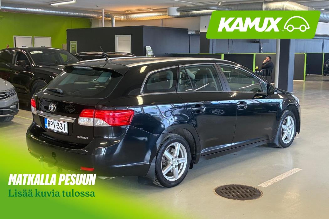 Toyota Avensis 2012