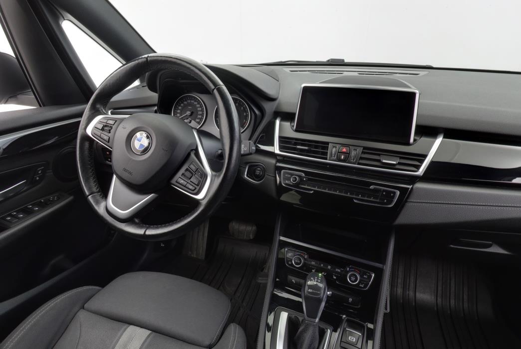 BMW 225 2018