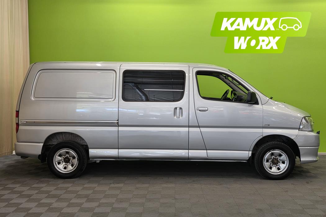 Toyota Hiace 2011