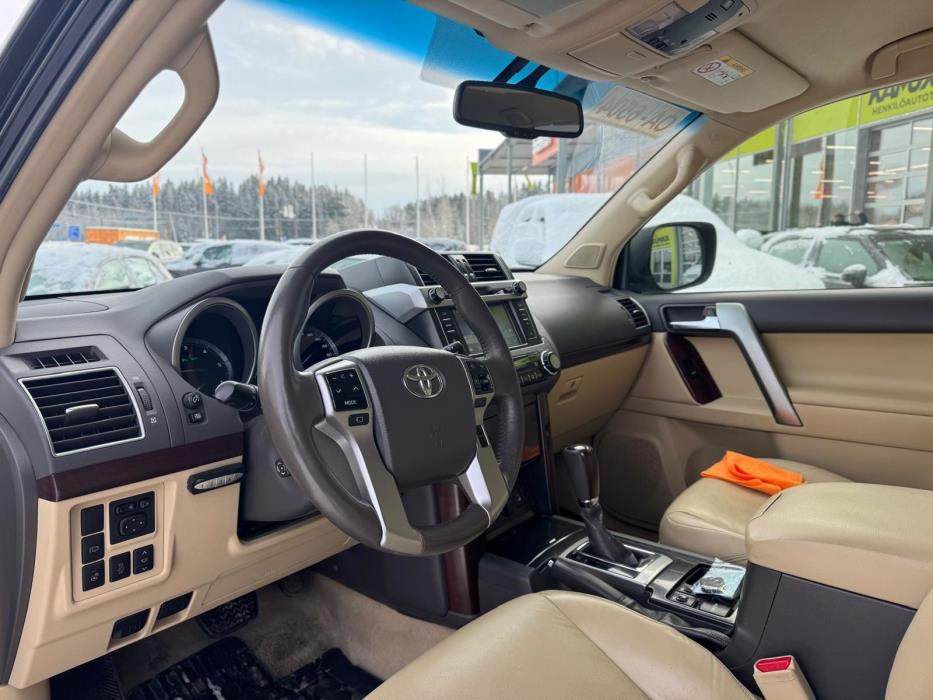 Toyota Land Cruiser 2016