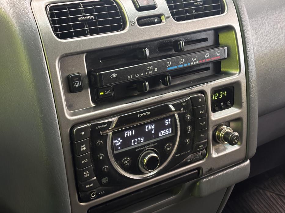 Toyota Hiace 2010