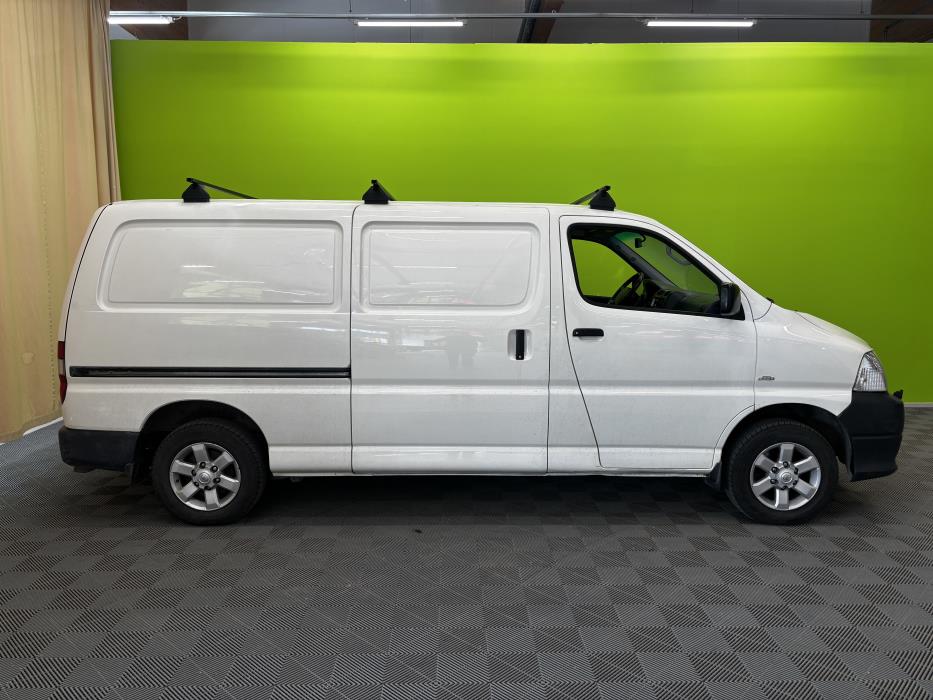 Toyota Hiace 2010