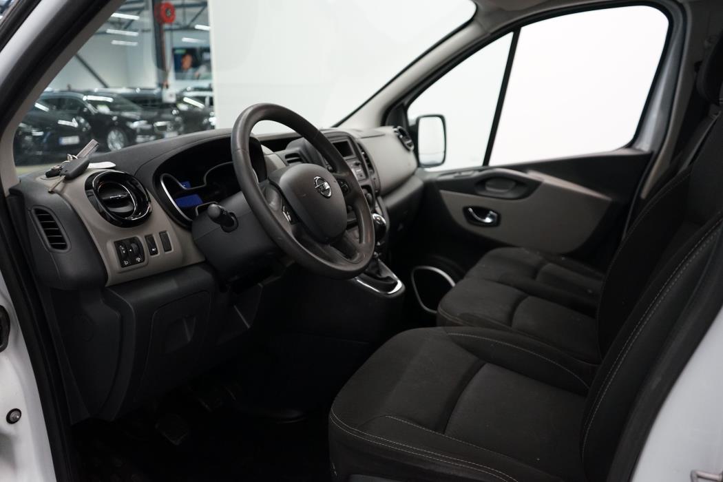 Nissan NV300 2017