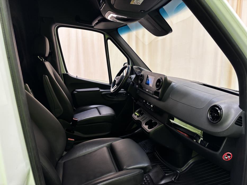 Mercedes-Benz Sprinter 2023