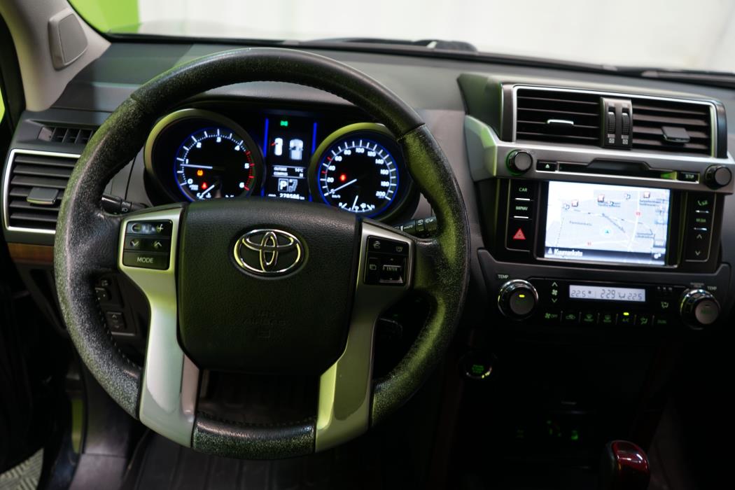 Toyota Land Cruiser 2014