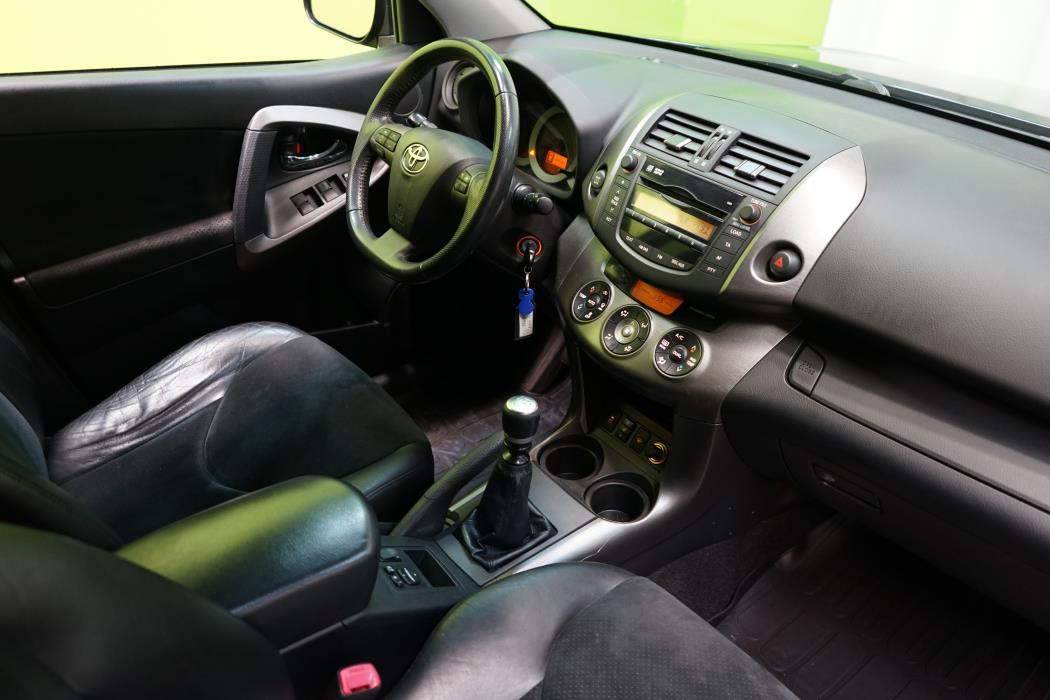 Toyota RAV4 2011