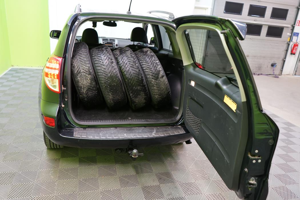 Toyota RAV4 2011