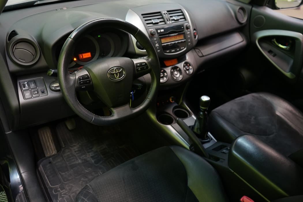 Toyota RAV4 2011
