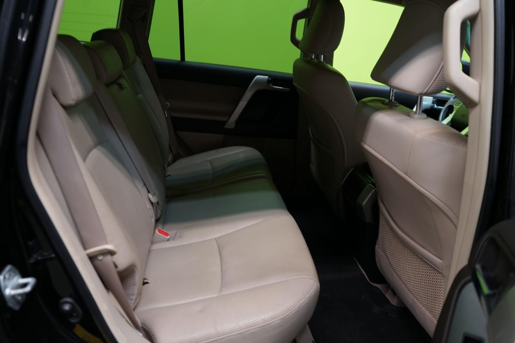 Toyota Land Cruiser 2012