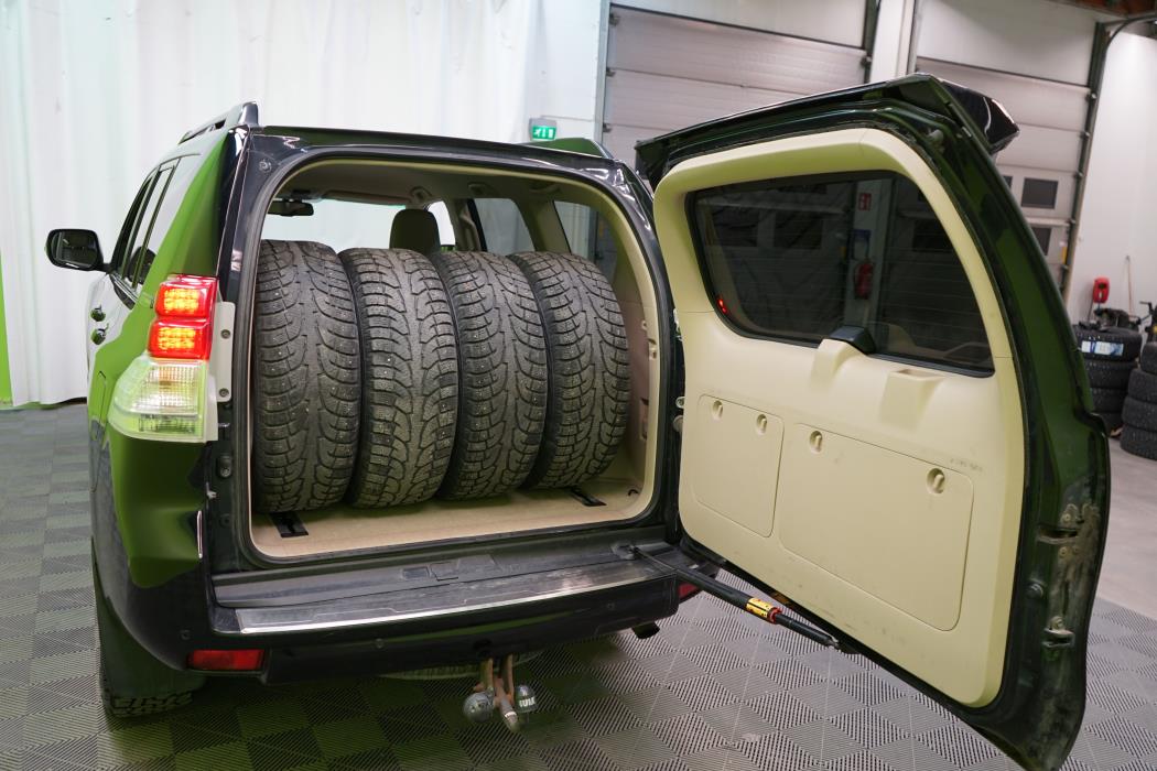 Toyota Land Cruiser 2012