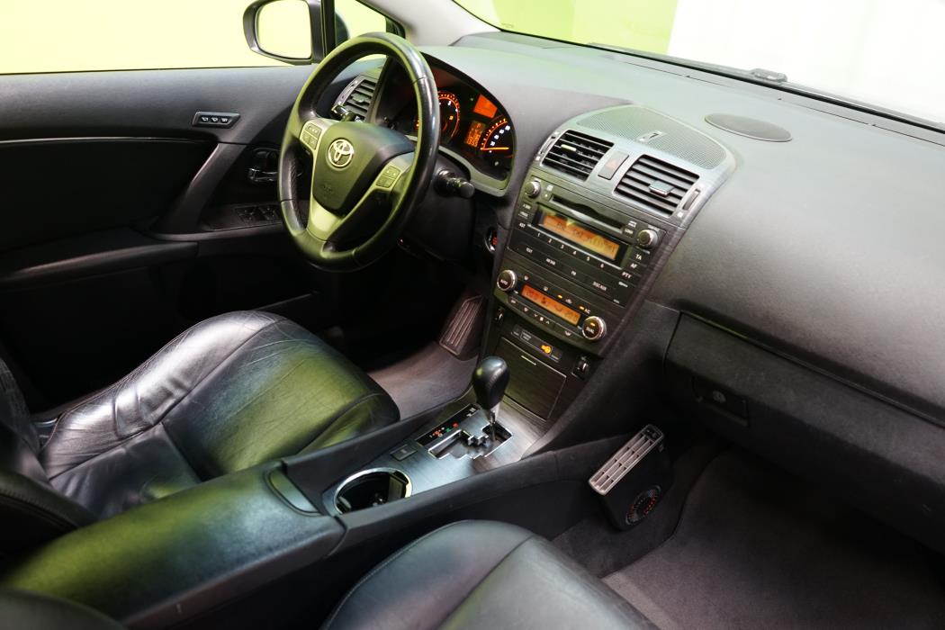 Toyota Avensis 2010