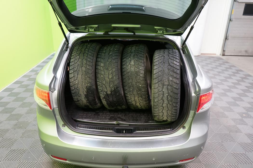 Toyota Avensis 2010