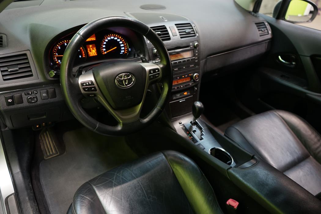 Toyota Avensis 2010