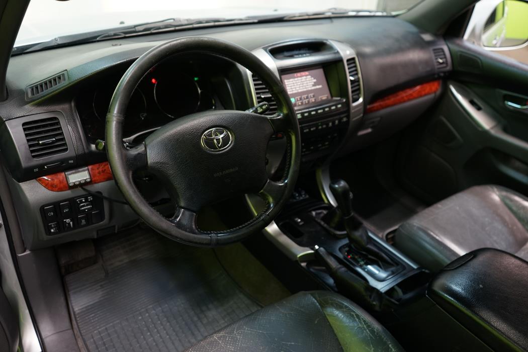 Toyota Land Cruiser 2004