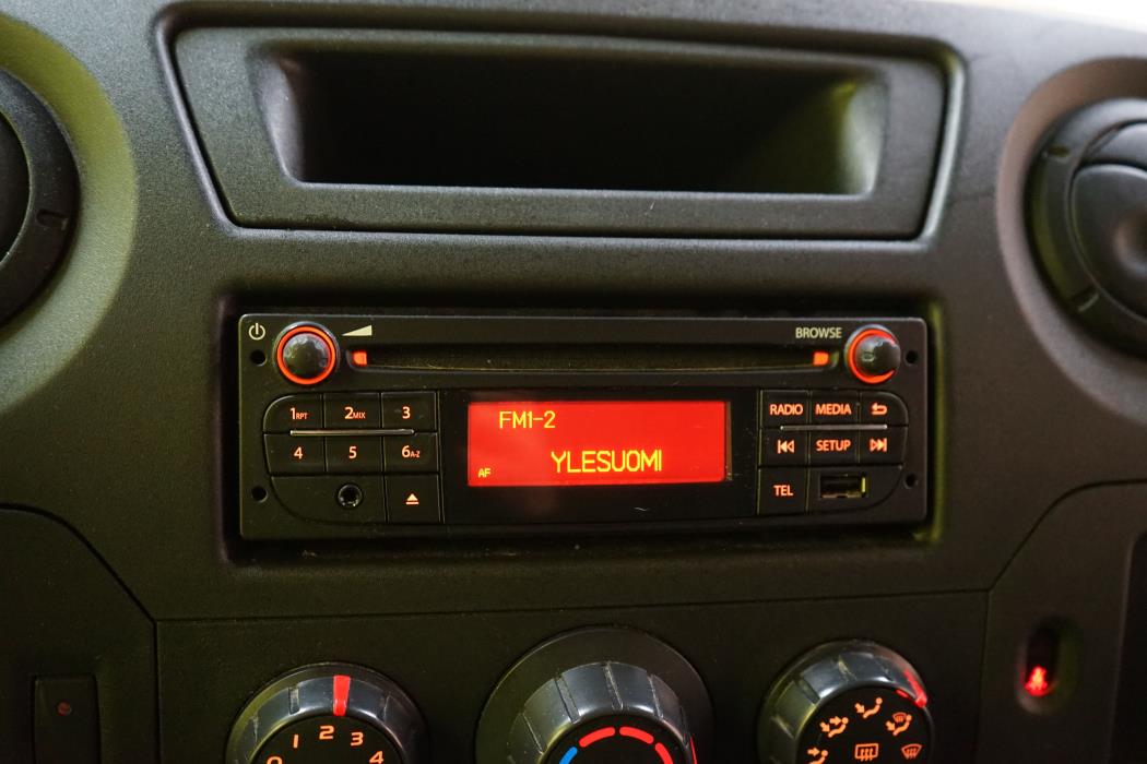 Nissan NV400 2015