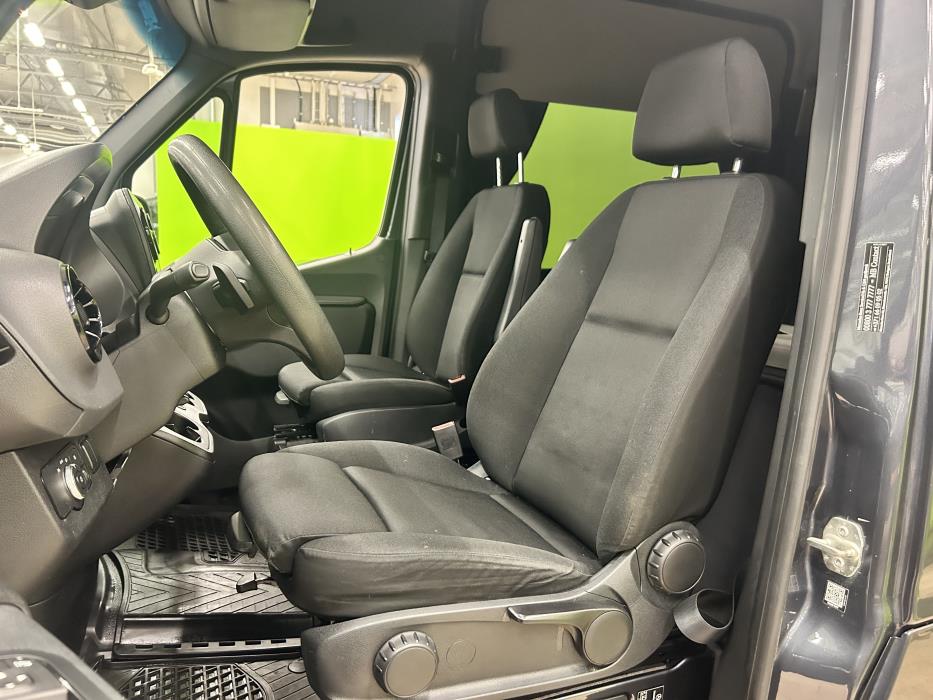 Mercedes-Benz Sprinter 2021