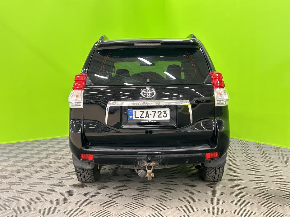 Toyota Land Cruiser 2010