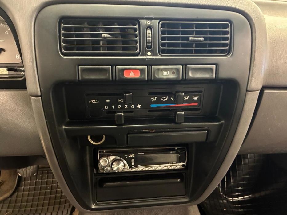 Nissan King Cab 1999