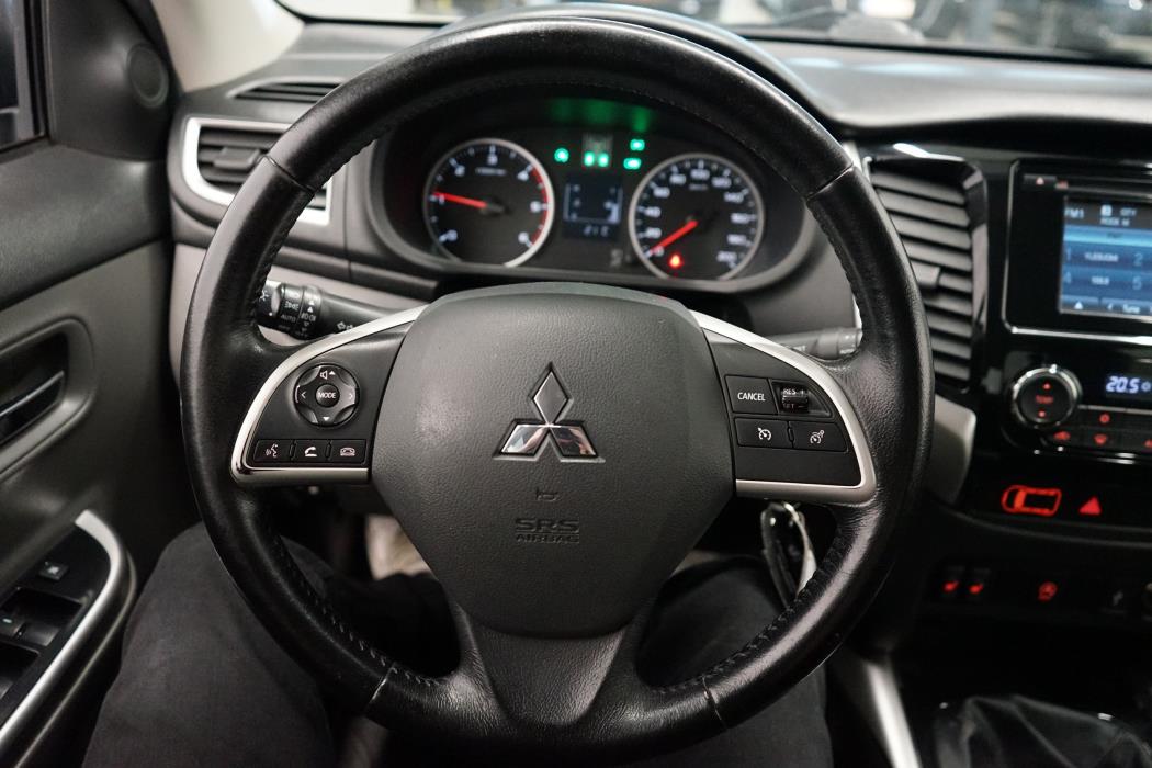 Mitsubishi L200 2015