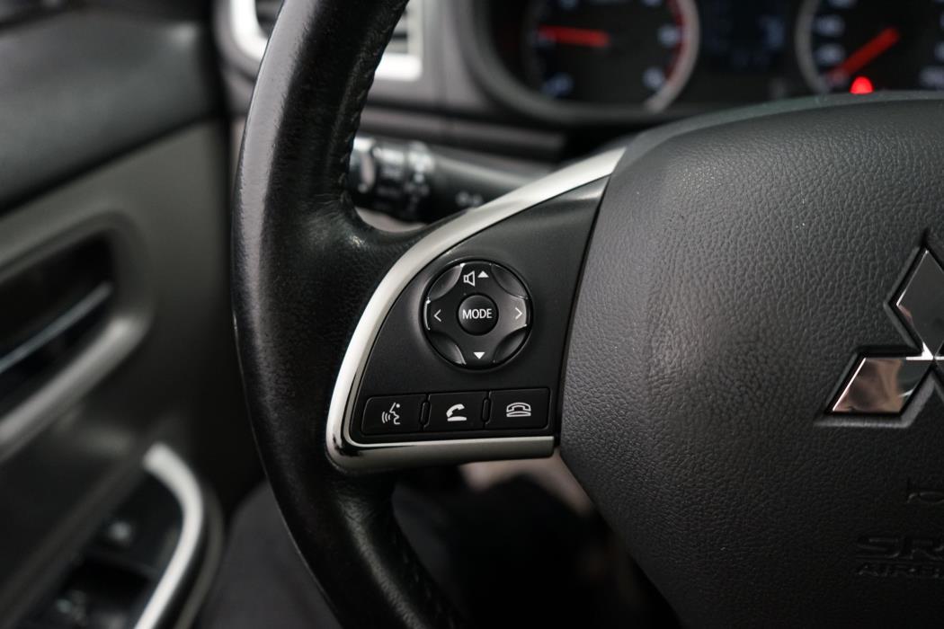 Mitsubishi L200 2015