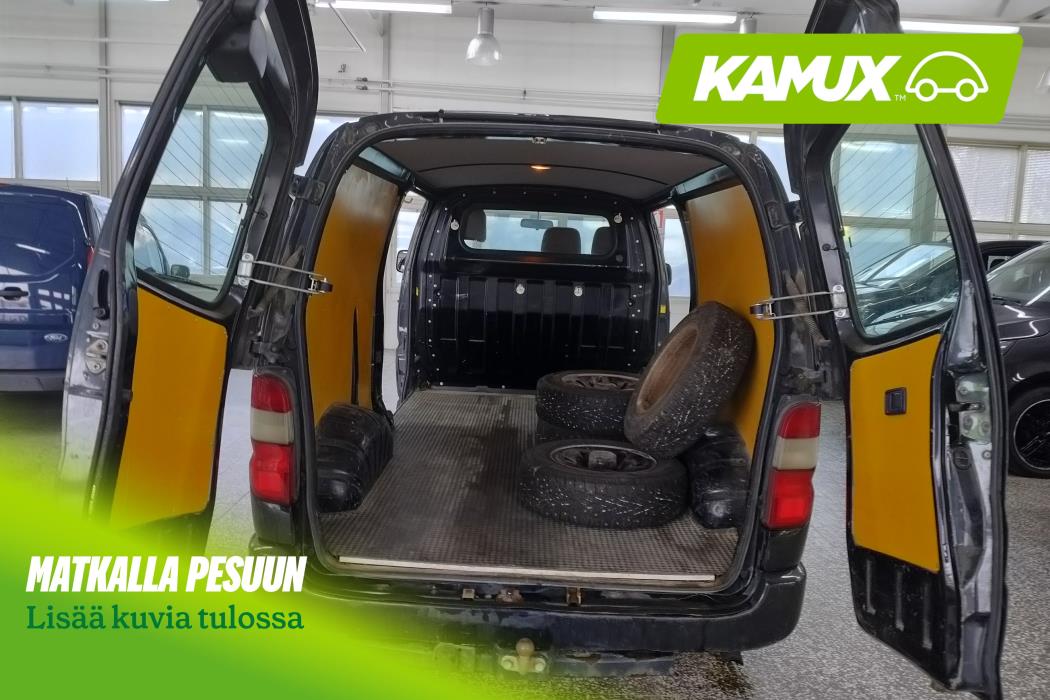 Toyota Hiace 2010