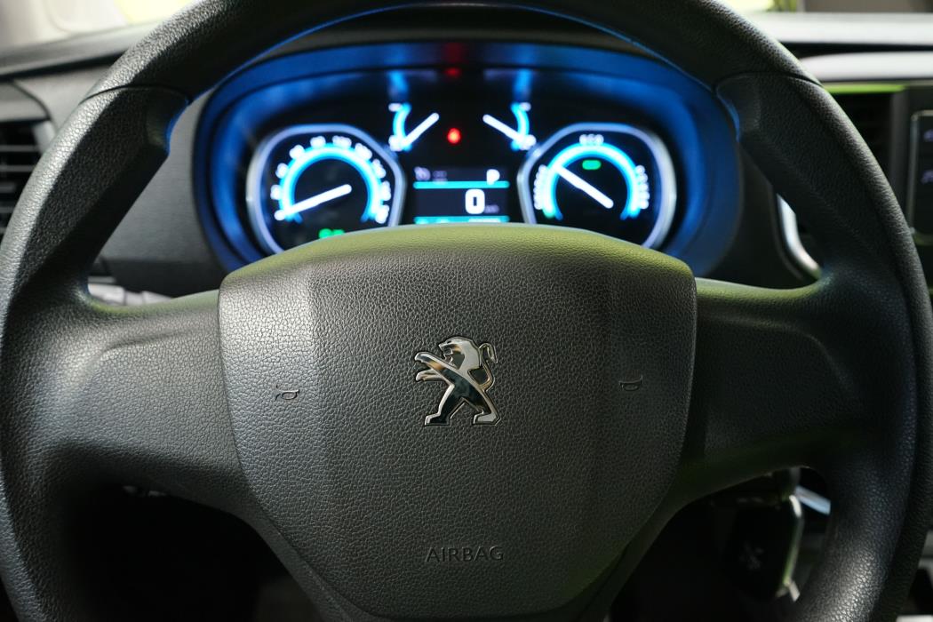 Peugeot e-Expert 2023