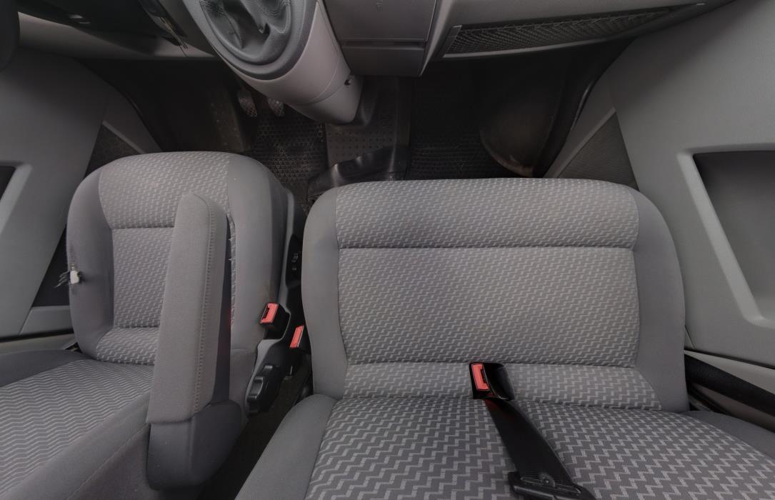 Volkswagen Caravelle 2012