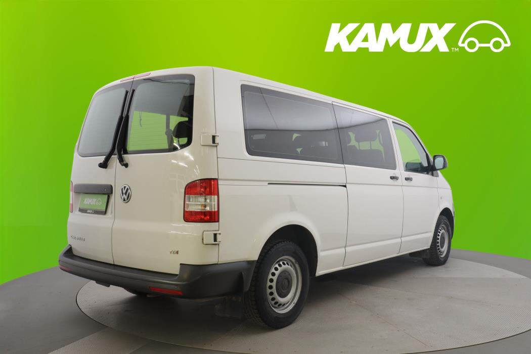 Volkswagen Caravelle 2012