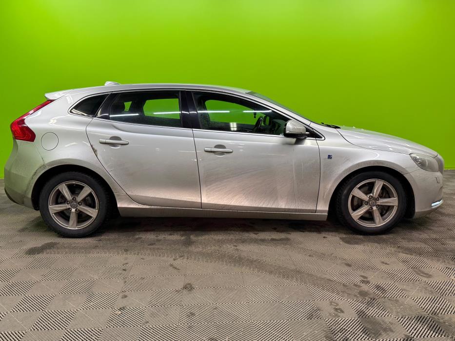 Volvo V40 2015