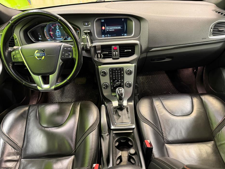 Volvo V40 2015