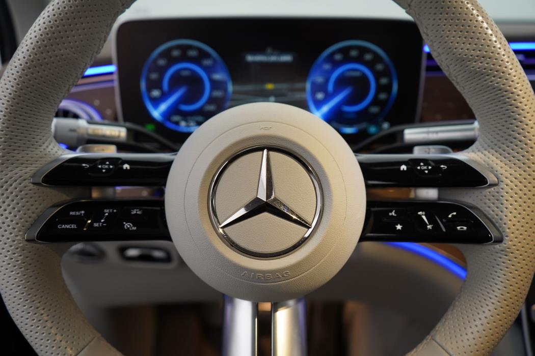 Mercedes-Benz EQS SUV 2023