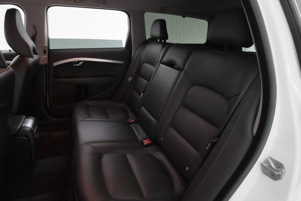 Volvo V70 2016
