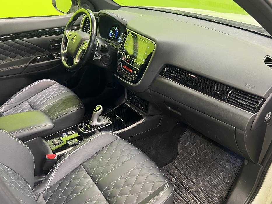 Mitsubishi Outlander PHEV 2019