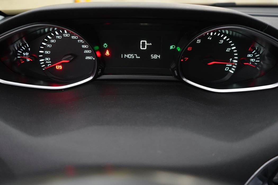Peugeot 308 2016