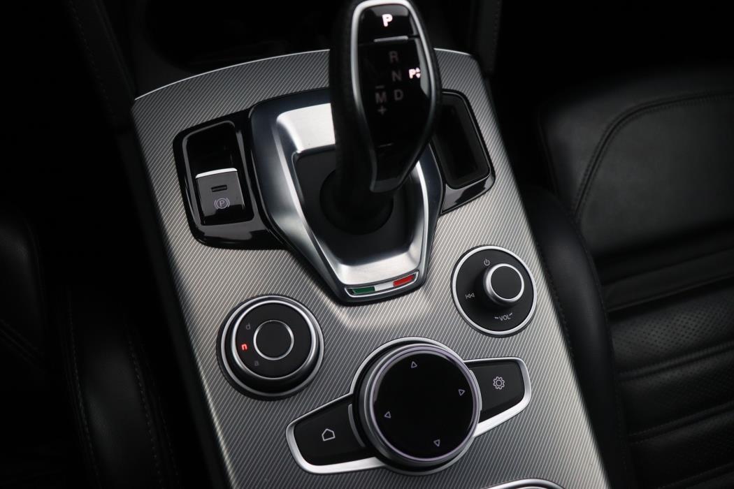 Alfa Romeo Stelvio 2020