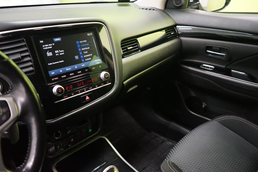 Mitsubishi Outlander PHEV 2020