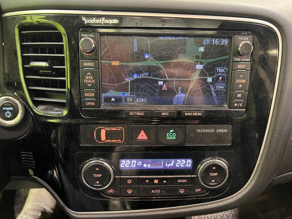 Mitsubishi Outlander PHEV 2014