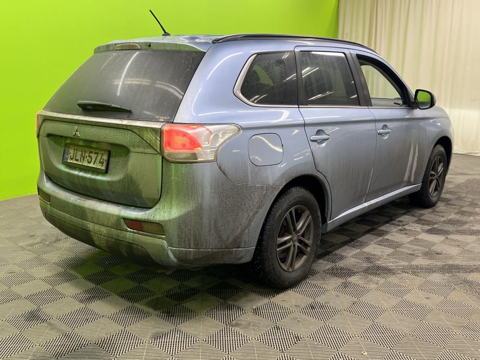 Mitsubishi Outlander PHEV 2014